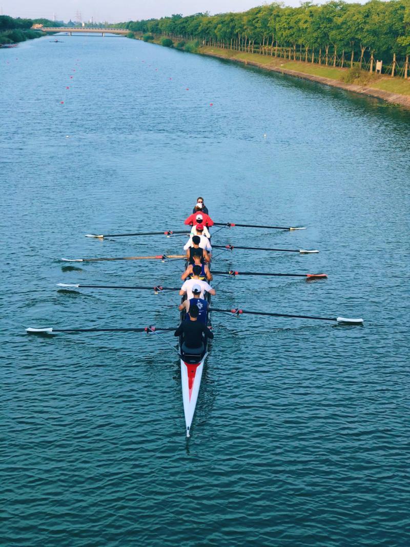 熊猫体育app-赛艇选手团队协作让人大开眼界