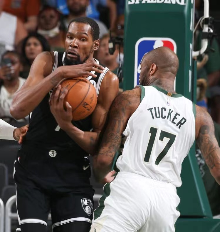 熊猫体育-雄鹿惨败篮网，安特托昆博30+10难救主的简单介绍