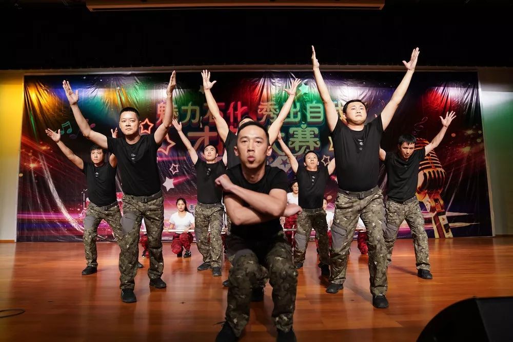 克罗地亚选手在击剑比赛中秀出精彩表现 克罗地亚选手在击剑比赛中秀出精彩表现