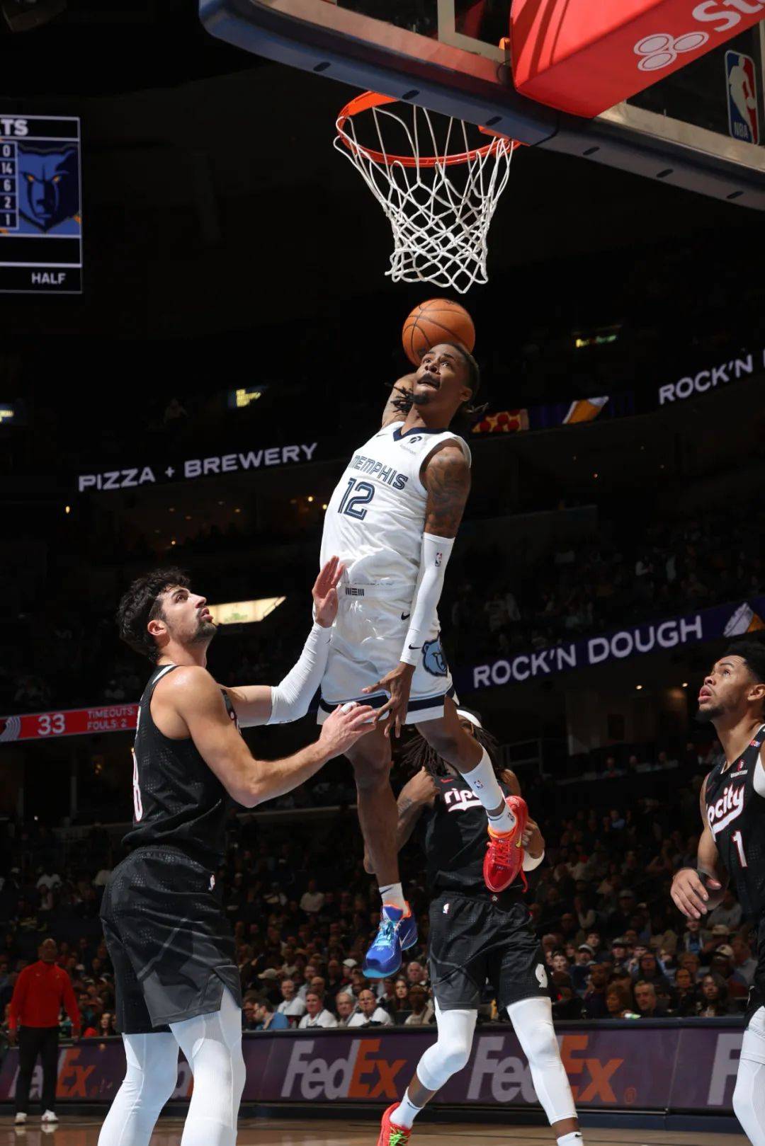 加拿大男篮险胜西班牙男篮，莫兰特统治全场