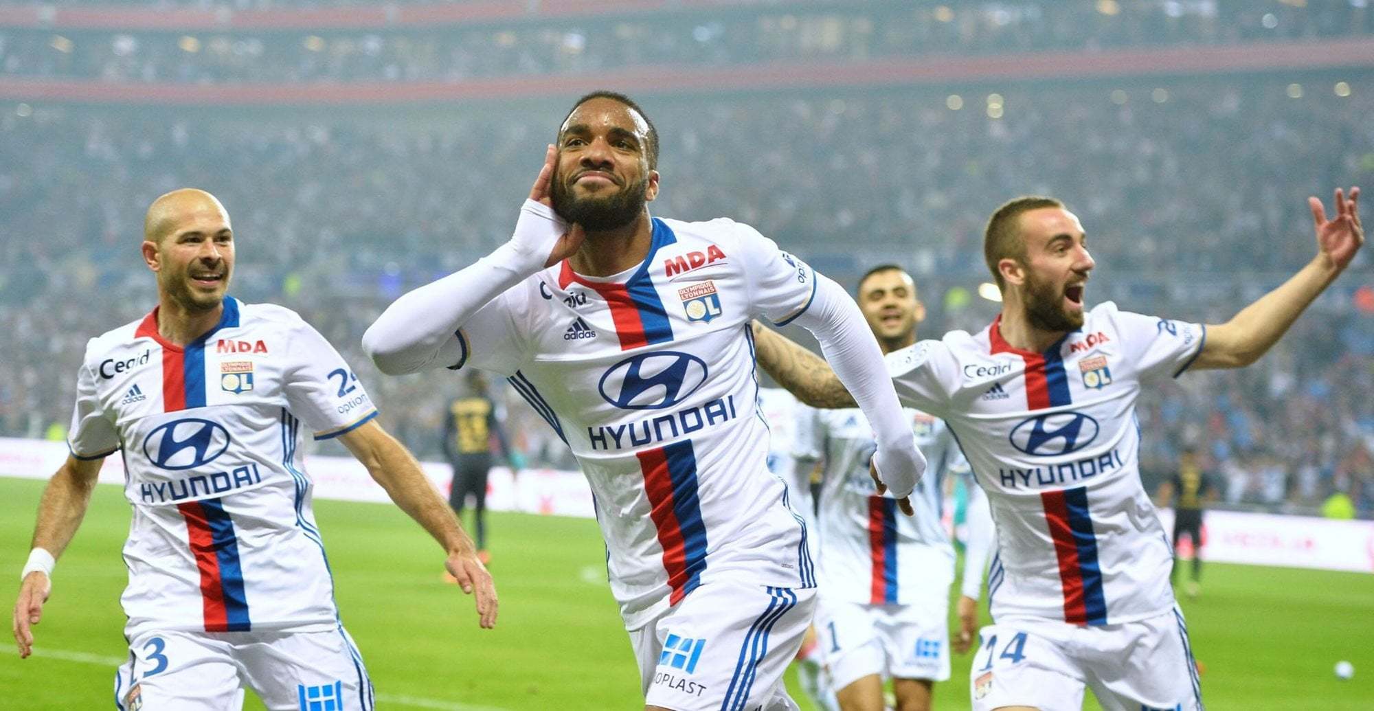 里昂豪取客场胜利,球队晋级榜首 里昂豪取客场胜利,球队晋级榜首