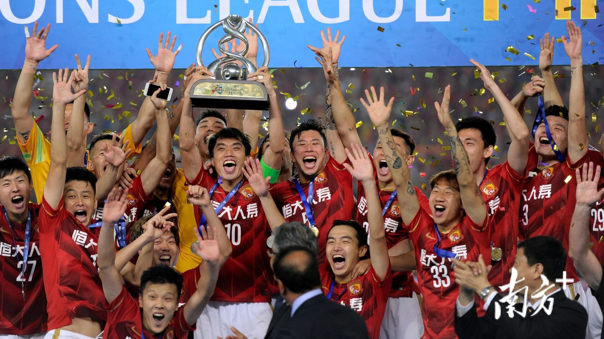 熊猫体育互动-关于联赛冠军争夺战激烈展开，球队实力得到检验的信息