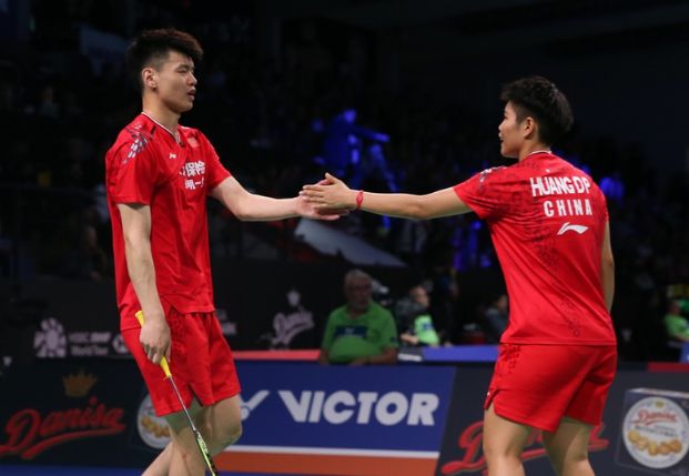 包含印度队险胜印尼队，黄鸭组合点燃赛场的词条