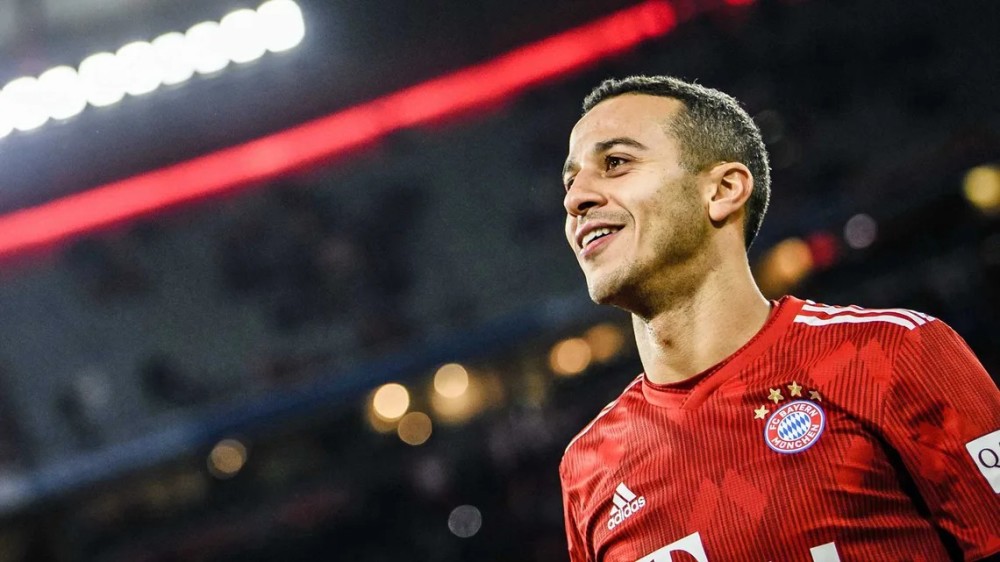 曼城轻取利物浦，蒂亚戈高光表现的简单介绍